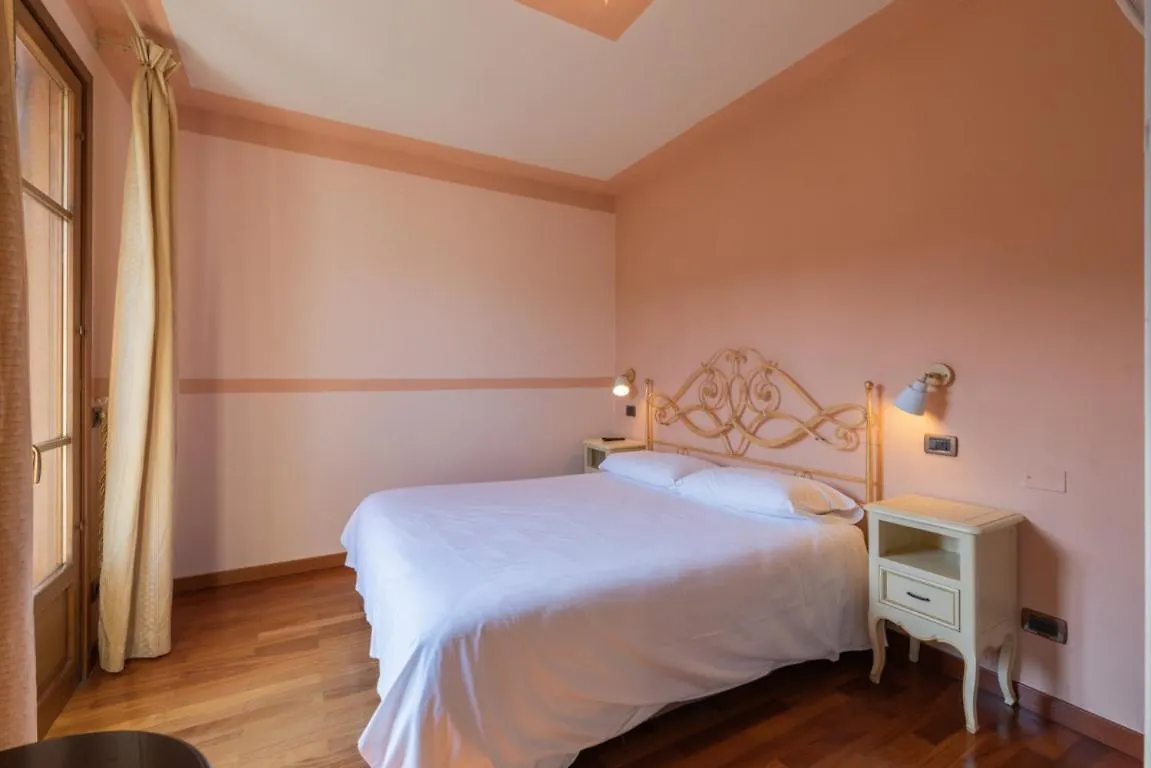 Residence Villa il Casale appartementi wellness e piscina riscaldata Tovo San Giacomo Appartamento