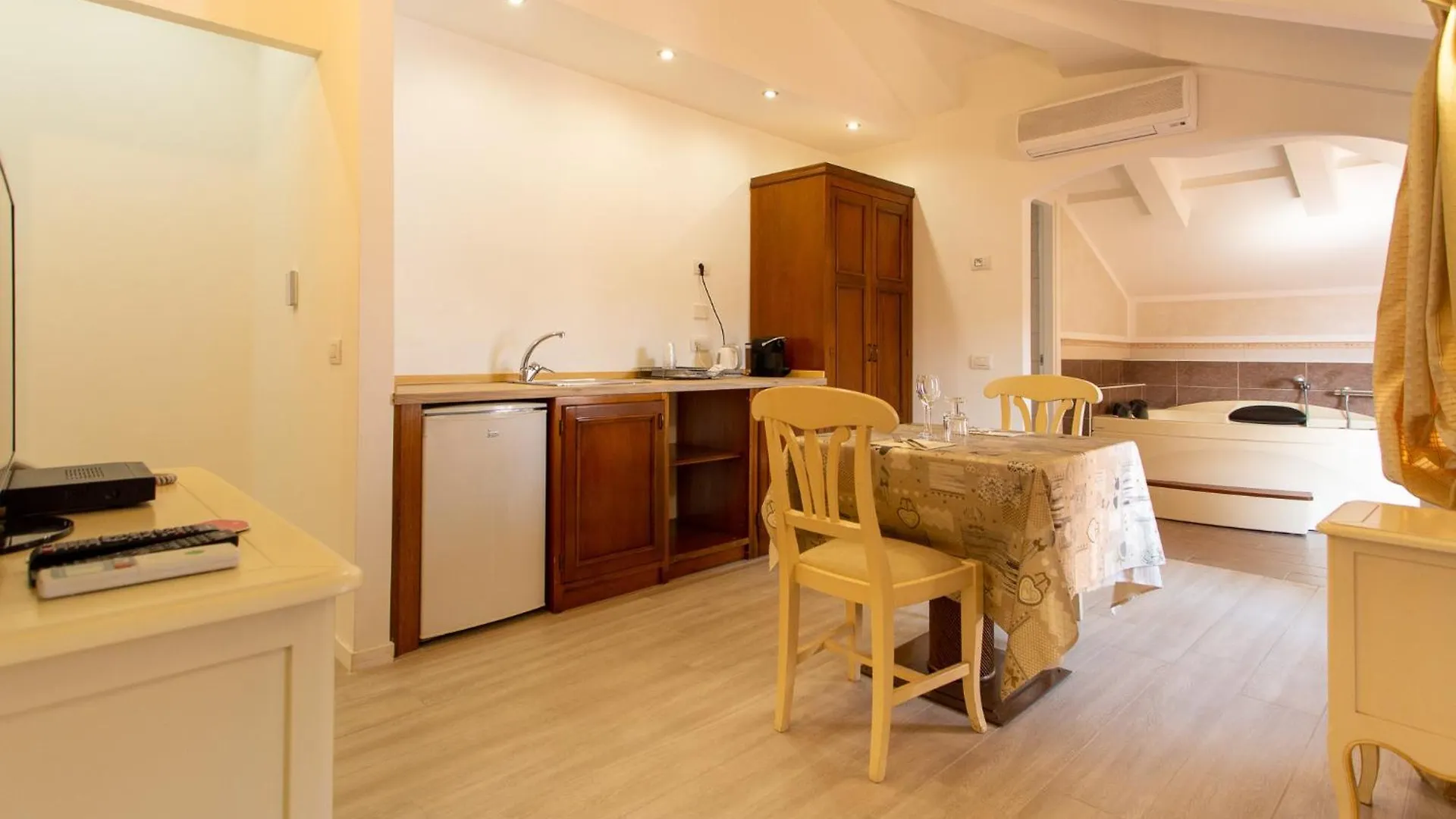 Residence Villa il Casale appartementi wellness e piscina riscaldata Tovo San Giacomo Italia