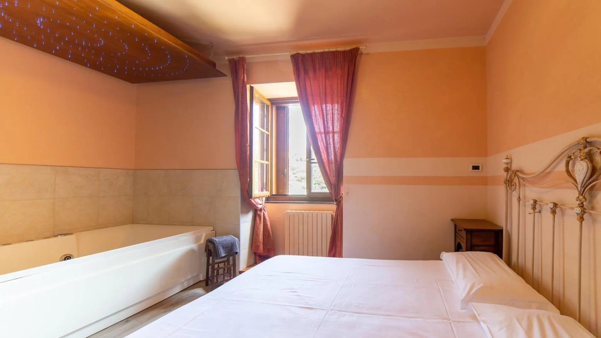 Residence Villa il Casale appartementi wellness e piscina riscaldata Tovo San Giacomo Italia