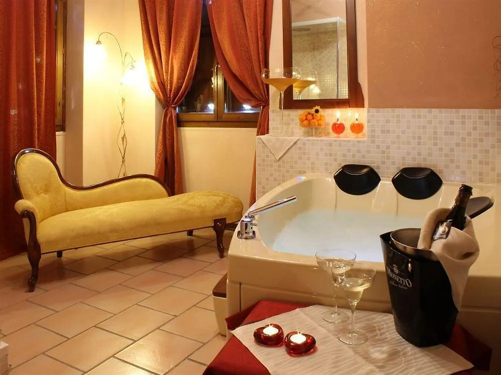 Residence Villa il Casale appartementi wellness e piscina riscaldata Tovo San Giacomo Appartamento